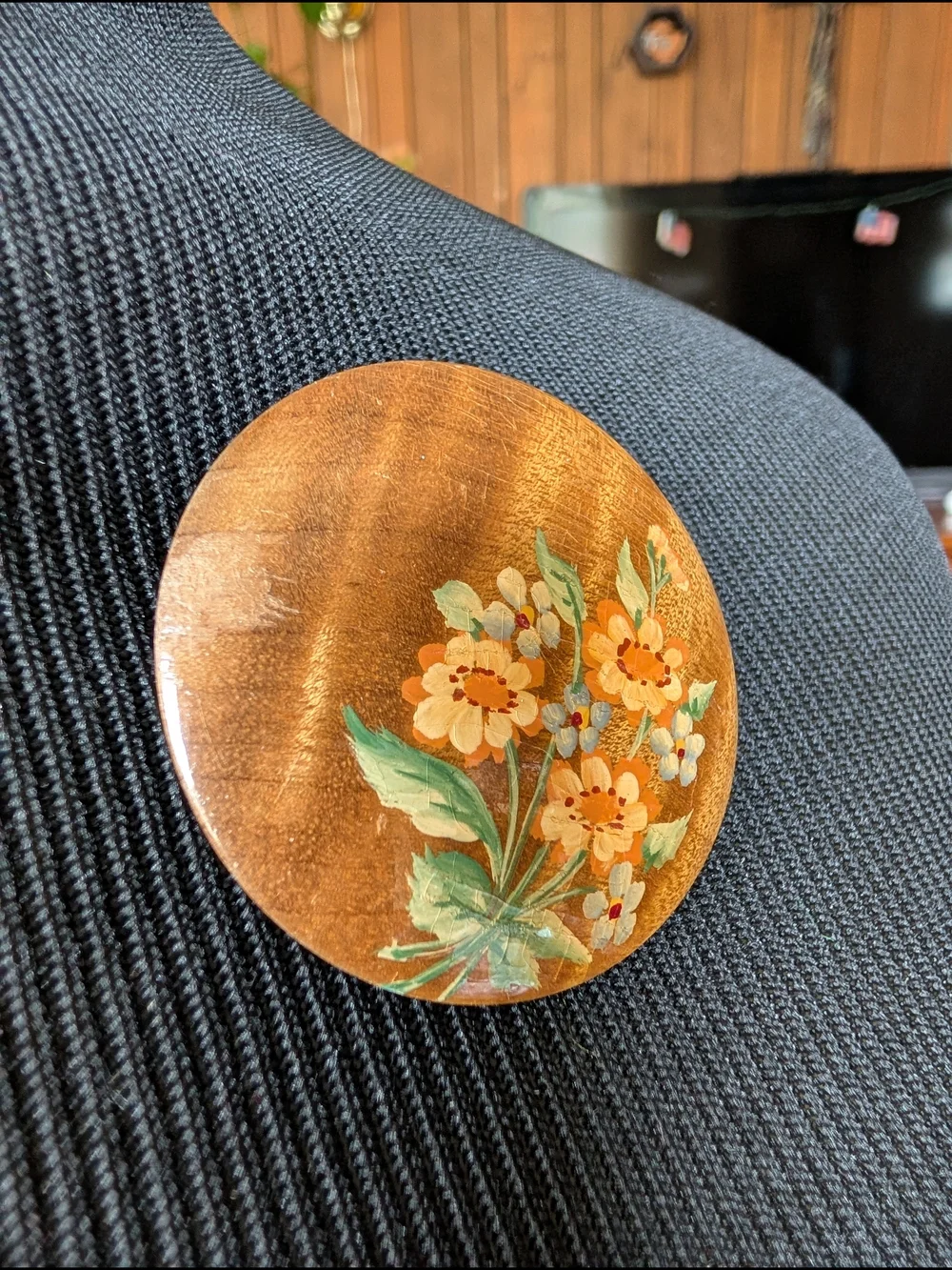 Vintage 1960s Hand Painted Wooden Myrtlewood Brooch Pin Floral 2